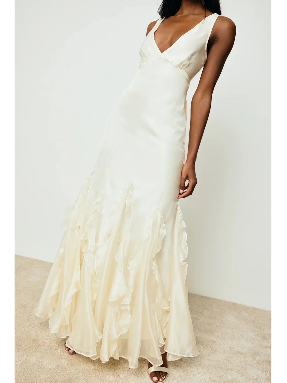 NWT Lulu’s Deluca Ivory Sleeveless Ruffled Maxi Dress Maxi Dress Large 2625571